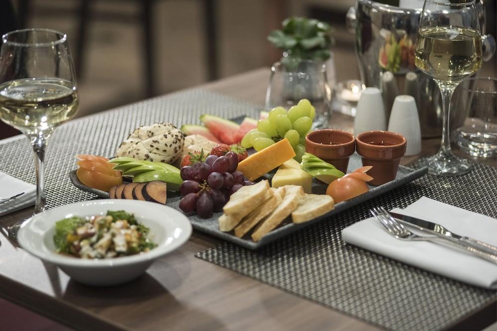 Hilton Garden Emirates Old Trafford Manchester