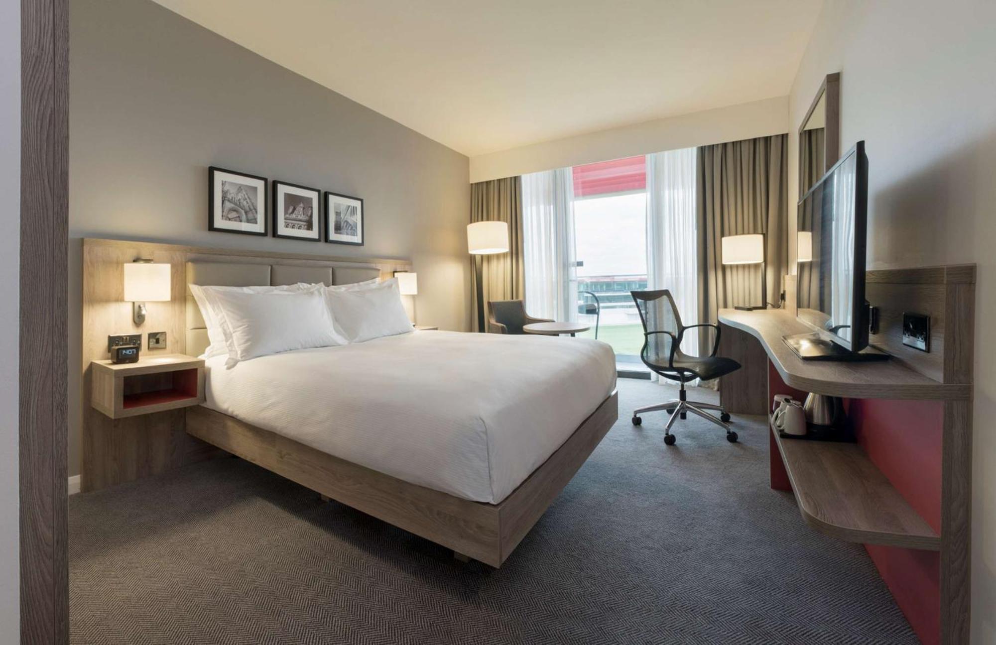 Hilton Garden Emirates Old Trafford Hotel 4*