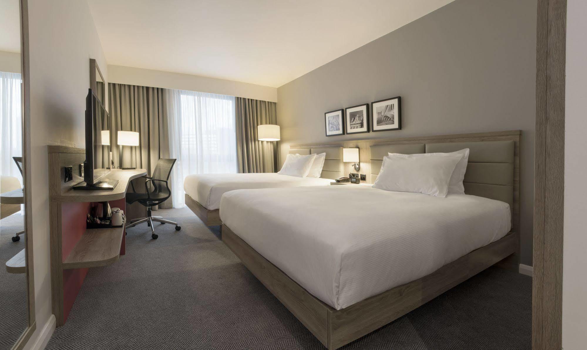 Hilton Garden Emirates Old Trafford 4*