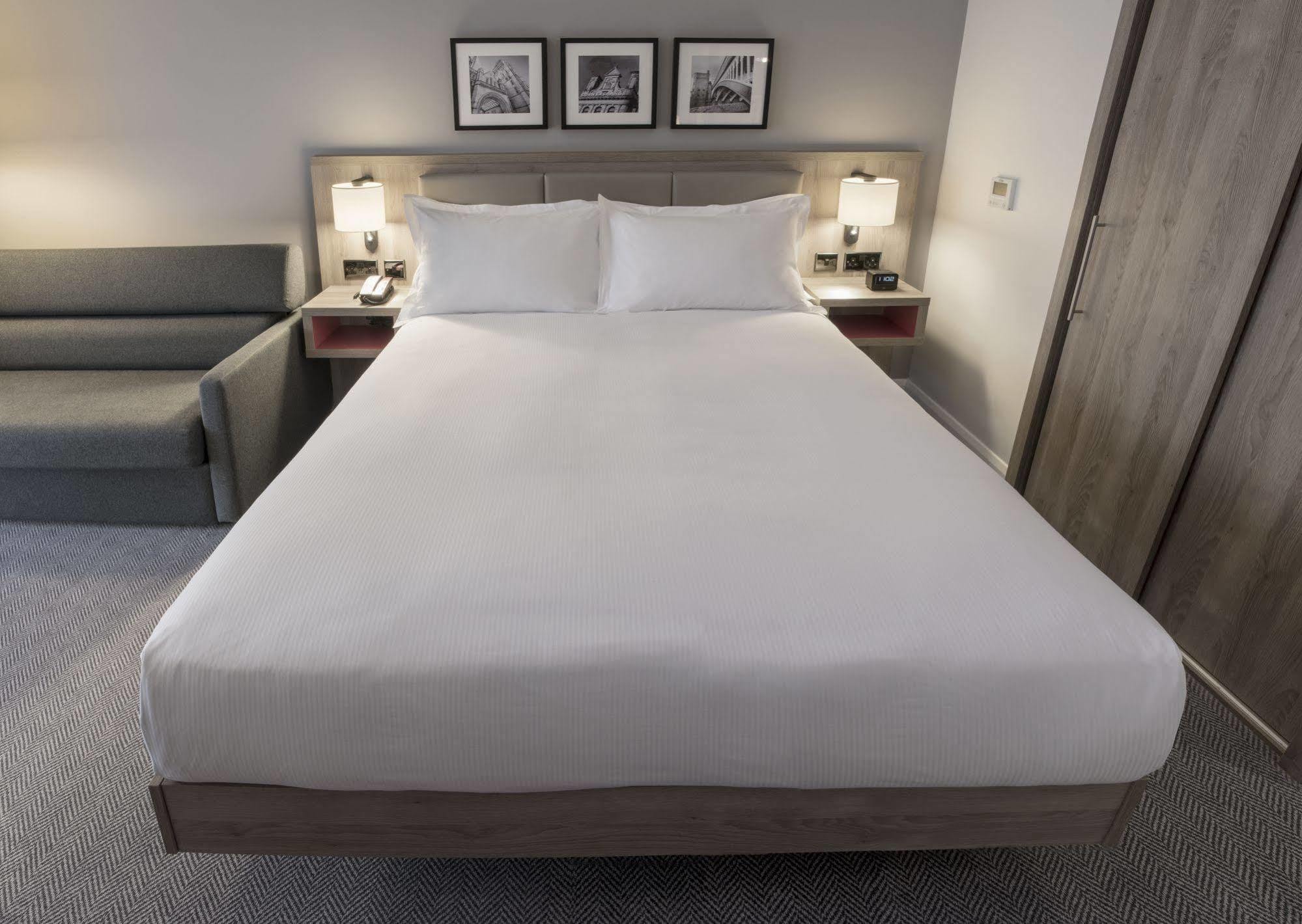 Hilton Garden Emirates Old Trafford Hotel Manchester